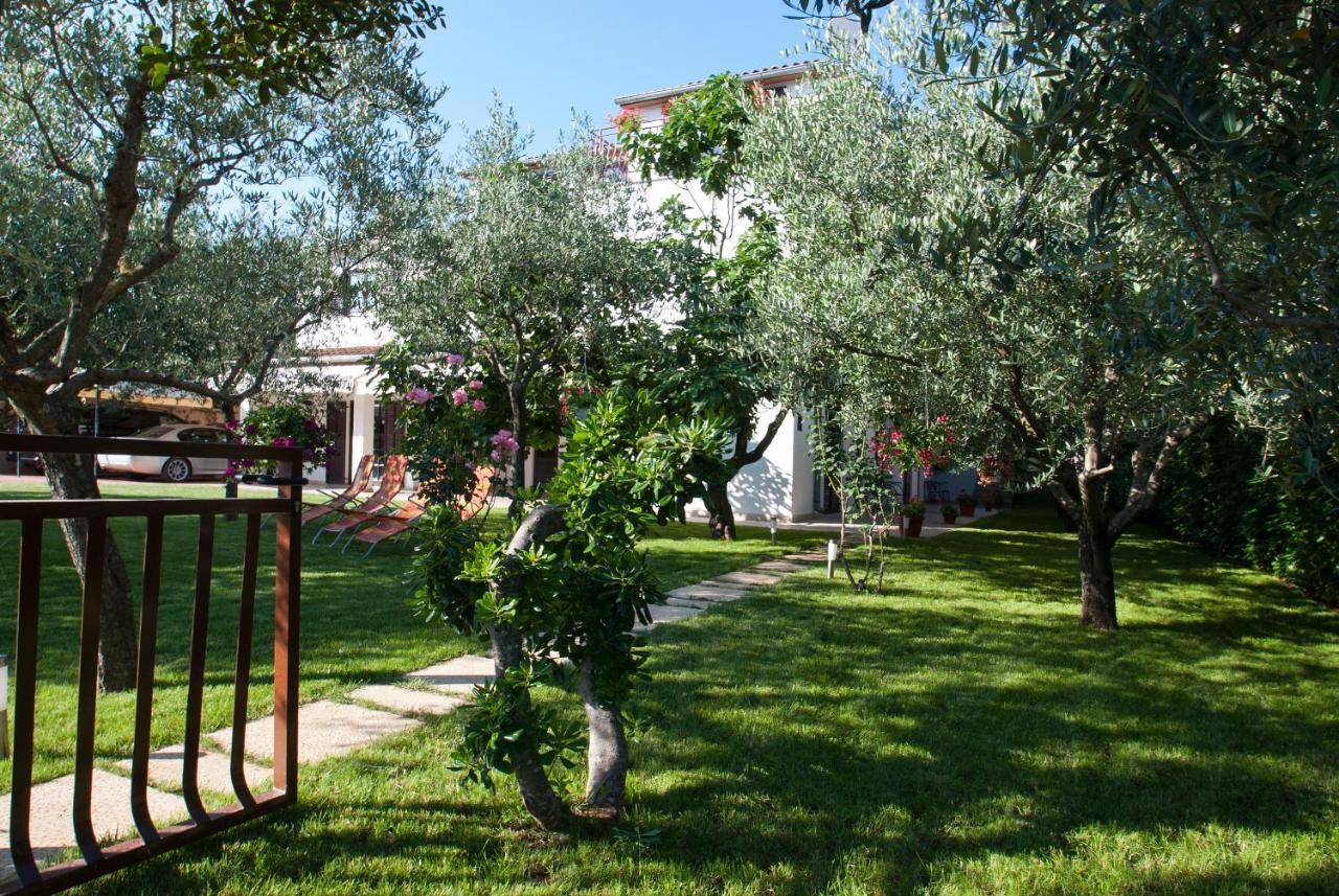 Weis Apartments Rovigno Camera foto