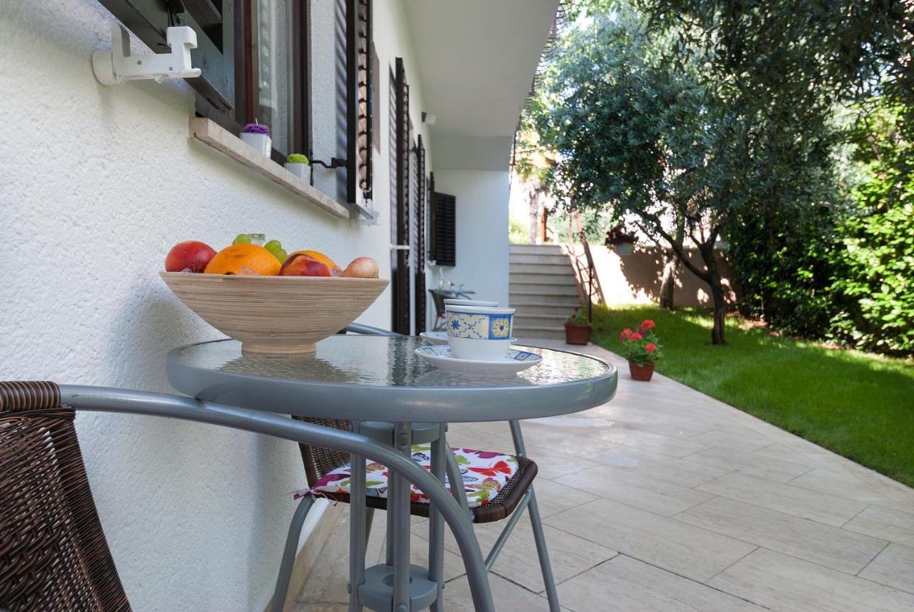 Weis Apartments Rovigno Camera foto