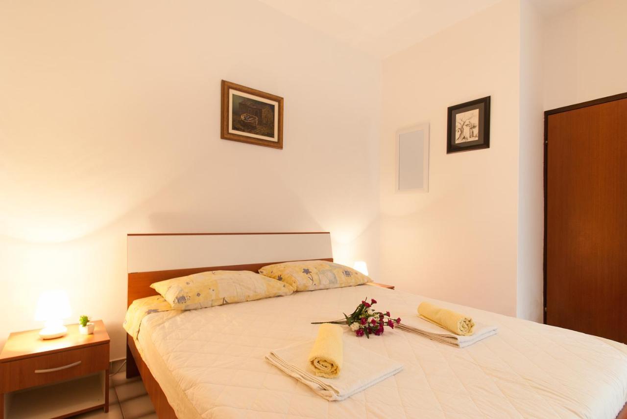Weis Apartments Rovigno Camera foto